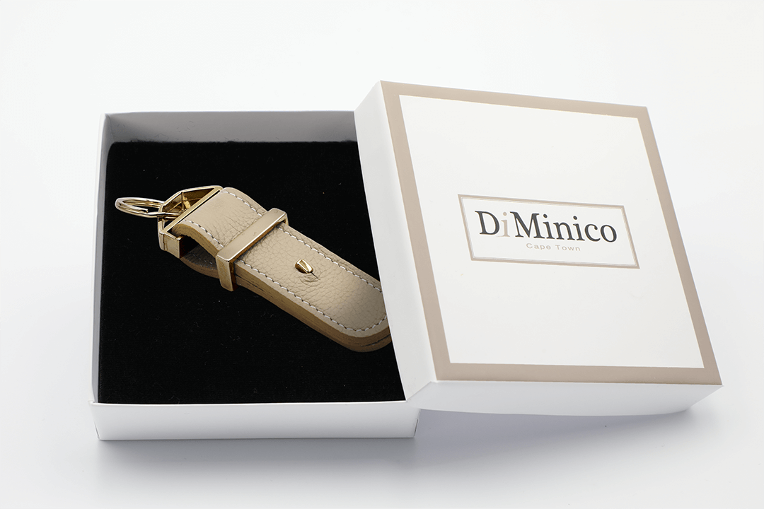 Hampton Beige Leather Bar-T Keyring with Gold-plated Finish - Image 3